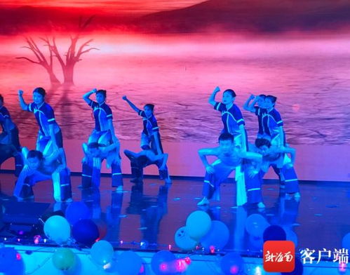 ?？谔厥饨逃龑W(xué)校舉辦文藝匯演，以藝術(shù)之光喜迎元旦